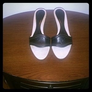 Gucci Leather Flip shoe